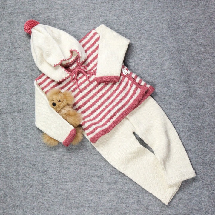 Svītrains zīdaiņu komplekts